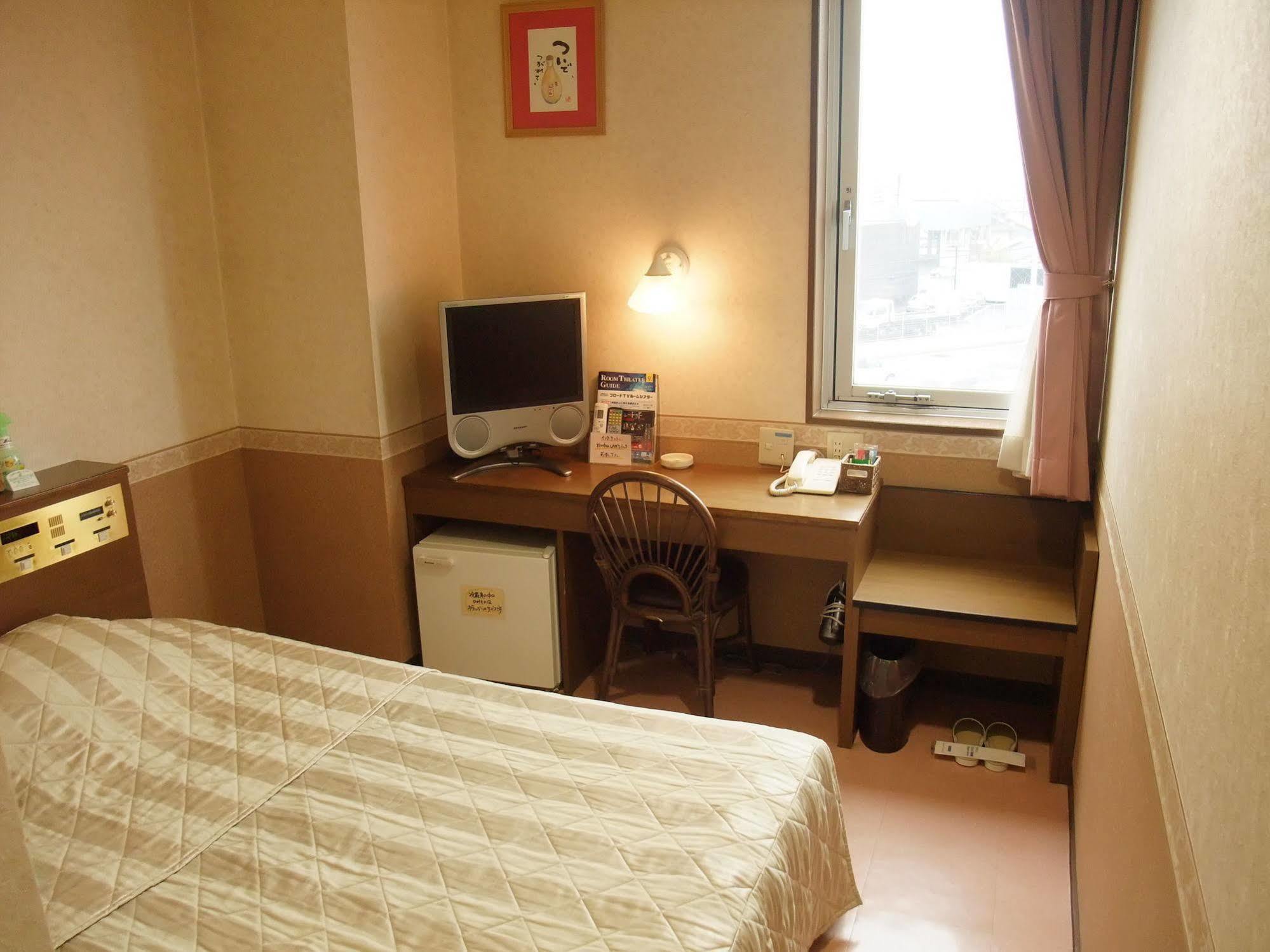 Maebashi Business Hotel Luka Екстер'єр фото